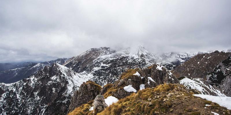 系统运维新范式：基于意图的网络（IBN）在大型企业网中的自动化部署与策略验证